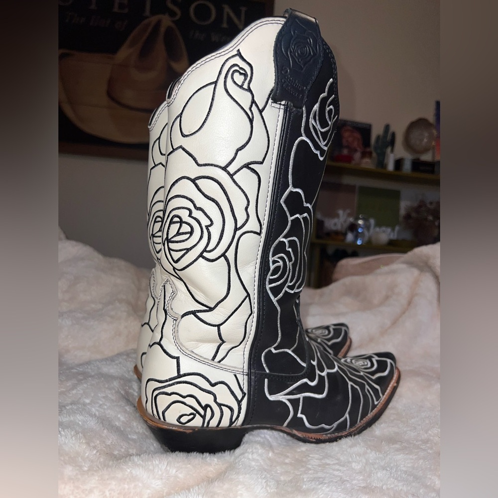 Twisted X Steppin’ Out Snip Toe Western Cowgirl Boots